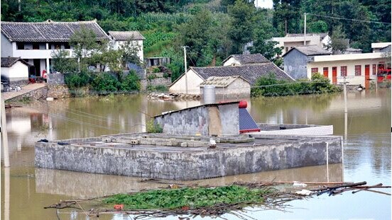 富源小镇被淹 转移群众570人